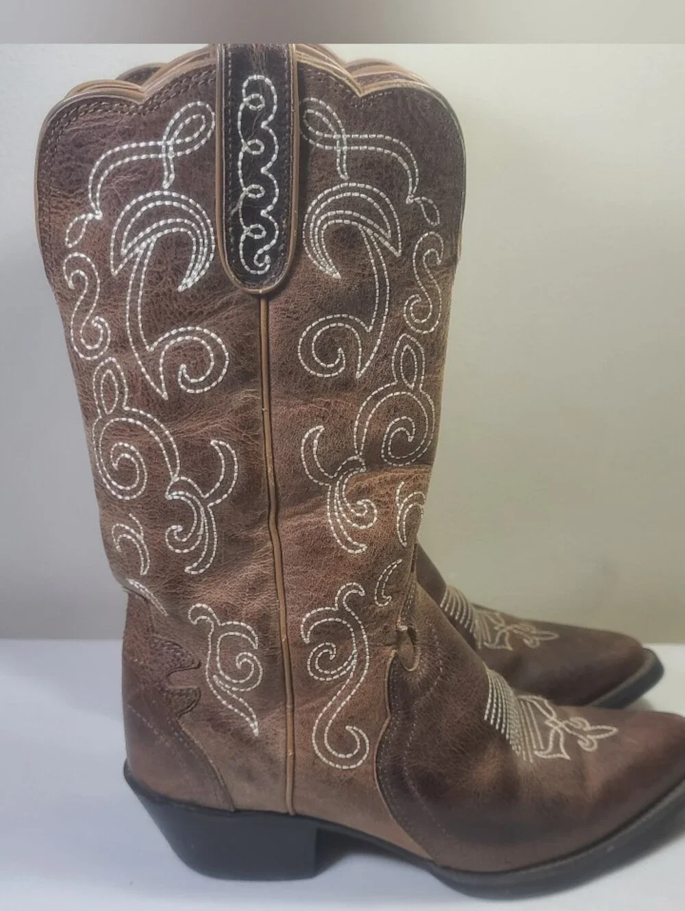 Justin Women's L2703 Brown Leather Cowboy Boots Size 6 (Wide) C